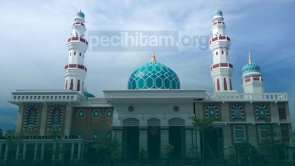  Hukum  Non Muslim Memasuki Masjid  Tidur di Dalamnya Hingga 