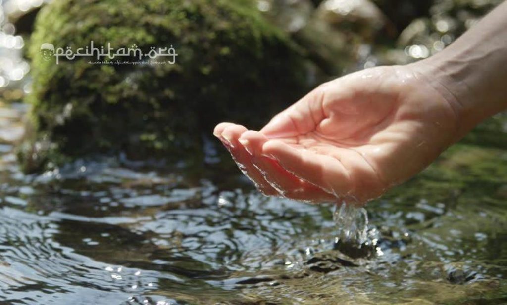 Macam-macam Air dalam Fiqih Islam yang Wajib kita Ketahui | Pecihitam.org