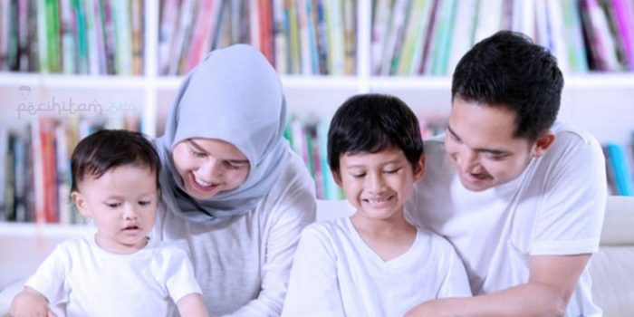 Mengajarkan Agama Islam Pada Anak Adalah Kewajiban Setiap Orang Tua