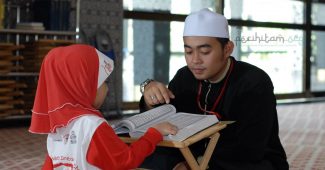 Mengajarkan Membaca dan Menghafal Al-Qur’an Sejak Usia Dini pada Anak