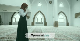 Mana yang Lebih Utama bagi Wanita, Shalat Di Masjid atau di Rumah?