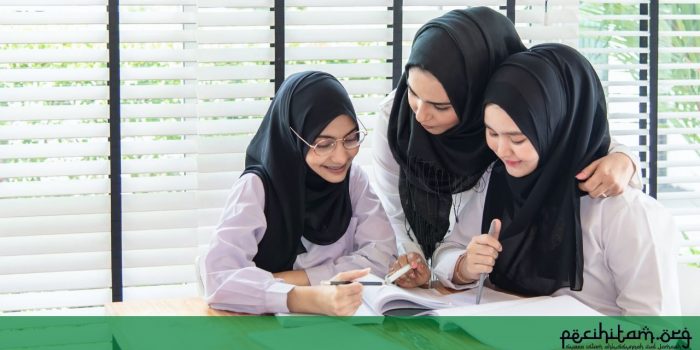 Mewakilkan Kewajiban Mendidik Anak Kepada Lembaga Pendidikan, Bolehkah dalam Islam?