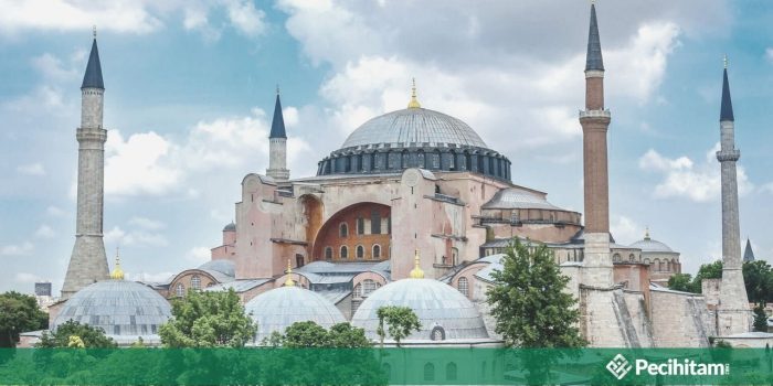 Alih Fungsi Hagia Sophia; dari Gereja, Katedral hingga Masjid